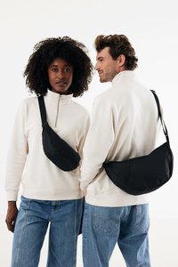 XD Collection P763.51 - Crescent XL AWARE™ RPET halvmåne sling taske